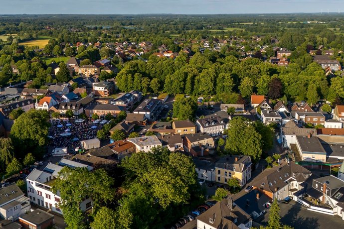 (© Peter Lühr) Luftaufnahme der Stadt Nortorf